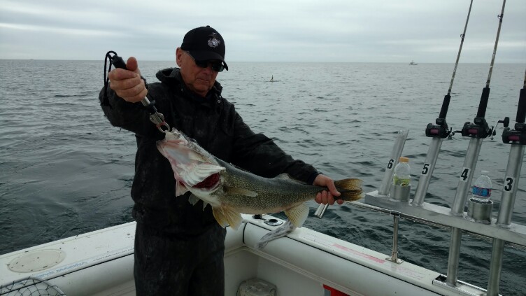 Share your Trophy Walleye Pics from this past season-0b8ee8057e4152c558e90944cfe968d1-jpg