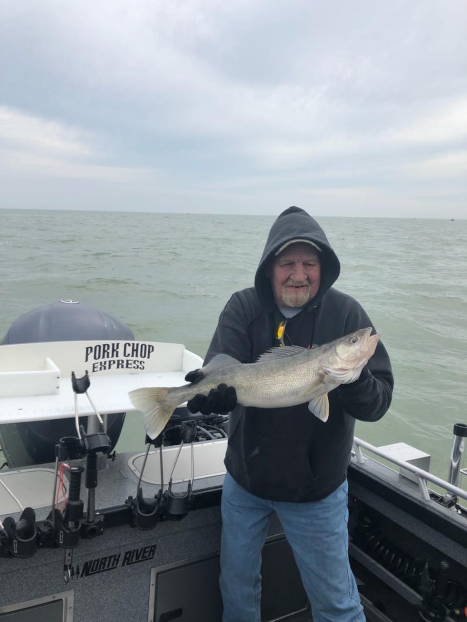 4/5 thru 4/7 Chasing Walleye With Some Customers.-img_0023-jpg