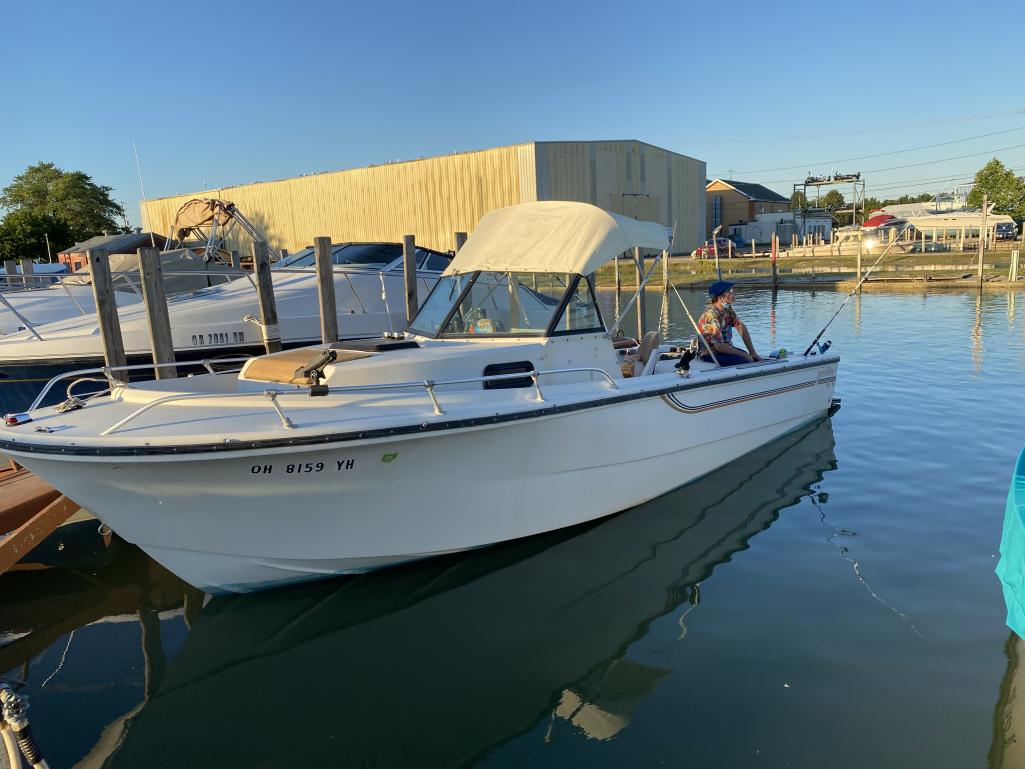 1982 Proline at dock side port side